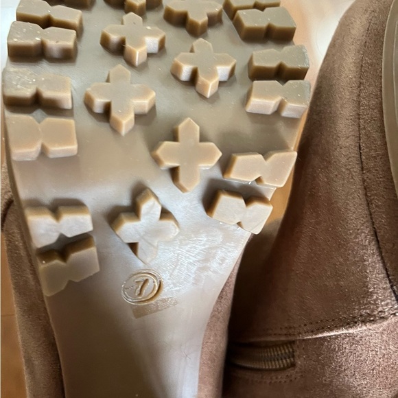 New Boots Platform Caramel Tan Sueded Lug Sole Stacked High Heel 7.5 High Ankle - Picture 11 of 12